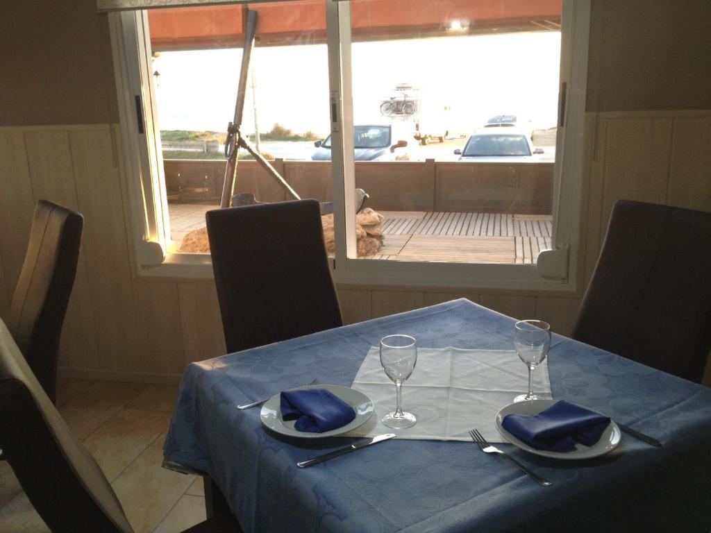 Hostal El Alferez Vejer de la Frontera Luaran gambar