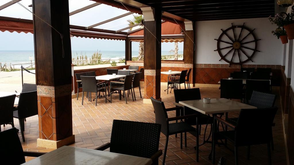 Hostal El Alferez Vejer de la Frontera Luaran gambar