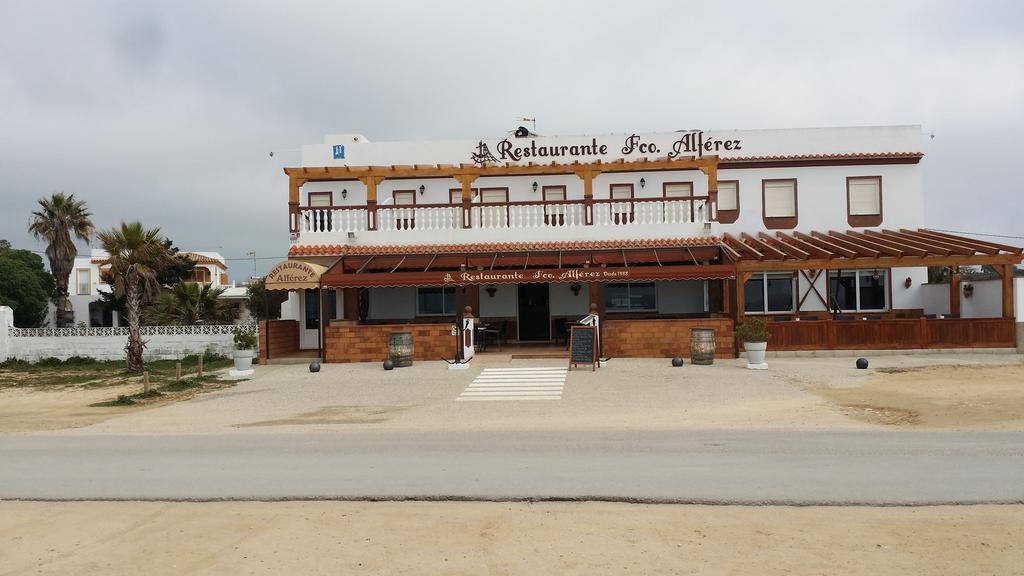 Hostal El Alferez Vejer de la Frontera Luaran gambar