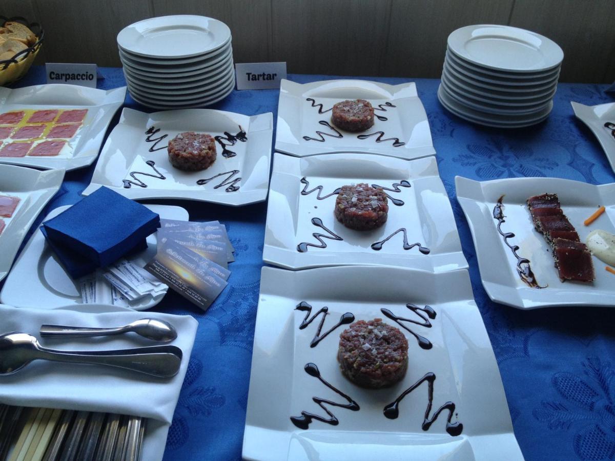 Hostal El Alferez Vejer de la Frontera Luaran gambar